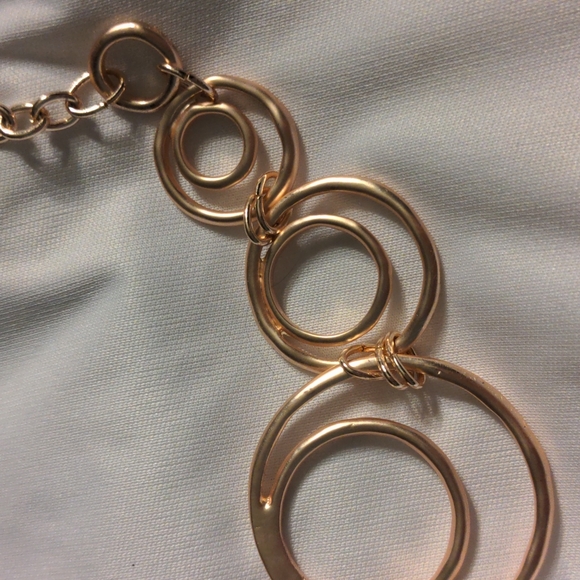 7 Circular Necklace in Rose Gold Colour - Picture 2 of 2